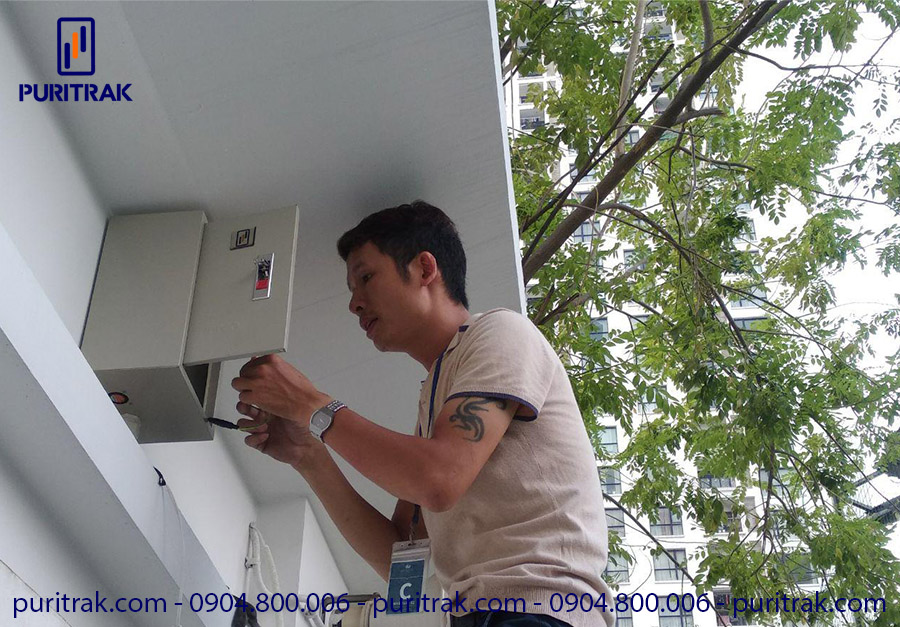 Puritrak's technical staff completed the installation of outdoor monitoring equipment